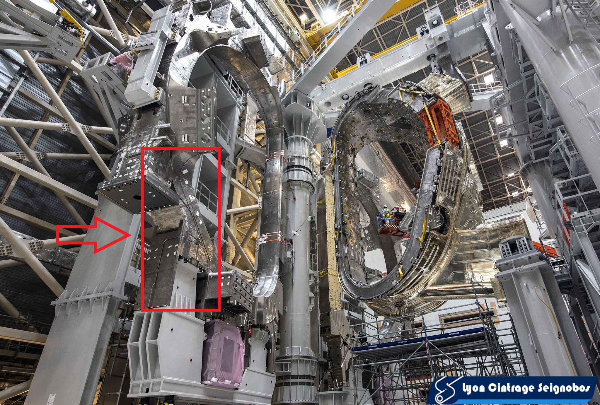 Nuclear Fusion Pipe Bending - ITER Lyon Cintrage Nuclear tube bending for constrained nuclear environments.